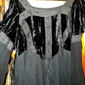 Vintage Goth Renaissance type dress from Hot Topic 90s one size fits most